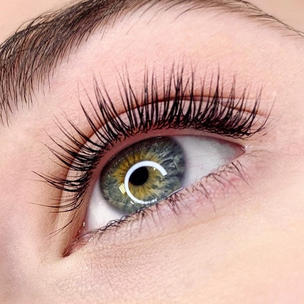 Certifikovaný kurz lash liftingu