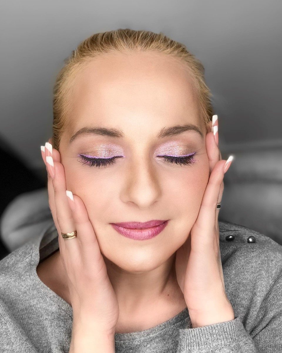  20/23