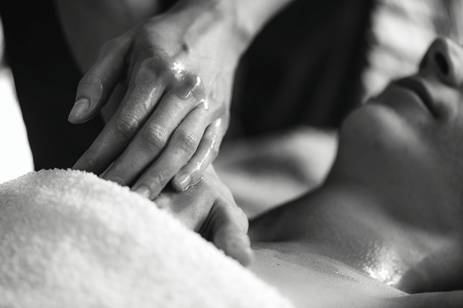 Tantrické masáže pro páry - cesta k novým prožitkům a hlubší důvěře